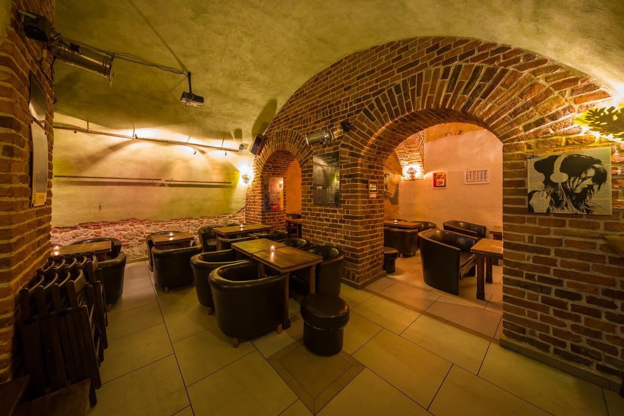 Faust Aparthostel Krakow Bagian luar foto
